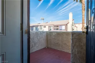 Photo #6: 2548742 Listing