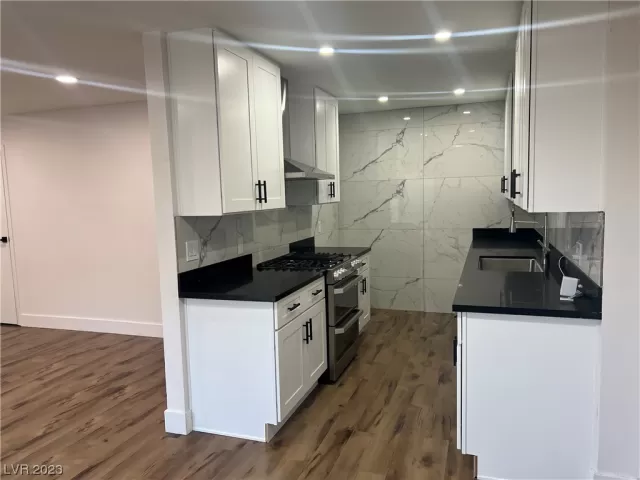 MLS: 2548752 Condo For Sale