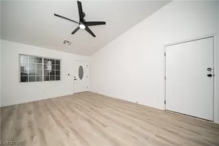 Photo #6: 2548771 Listing