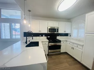 Photo #2: 2548802 Listing