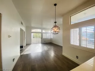 Photo #4: 2548802 Listing