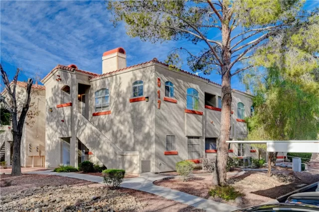 MLS: 2548830 Condo For Sale