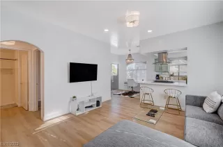 Photo #1: 2548830 Listing