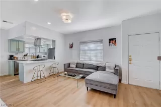 Photo #2: 2548830 Listing