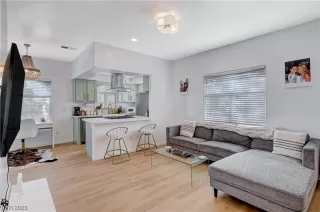 Photo #3: 2548830 Listing