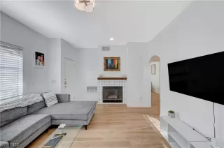 Photo #5: 2548830 Listing