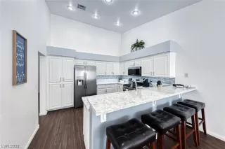 Photo #1: 2548846 Listing