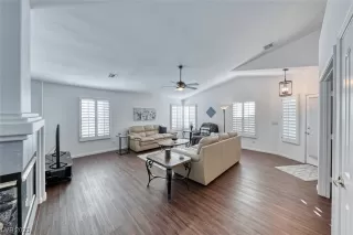 Photo #6: 2548846 Listing