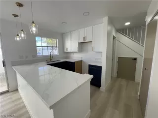 Photo #3: 2548861 Listing 