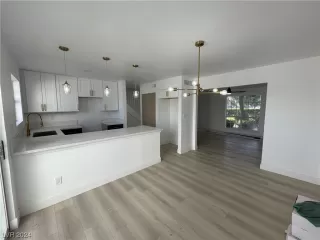 Photo #6: 2548861 Listing 