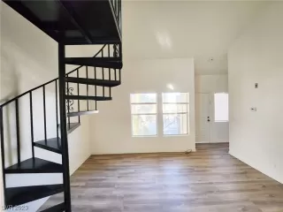 Photo #2: 2548878 Listing 