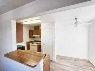 Photo #4: 2548878 Listing 