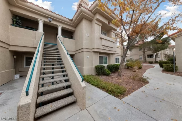 MLS: 2548900 Condo For Sale