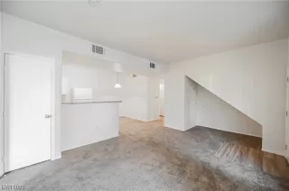 Photo #6: 2548930 Listing 