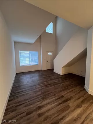 Photo #1: 2548936 Listing 