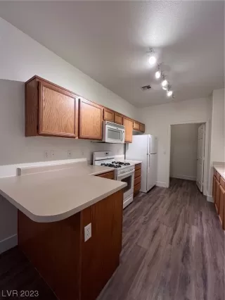 Photo #3: 2548936 Listing 