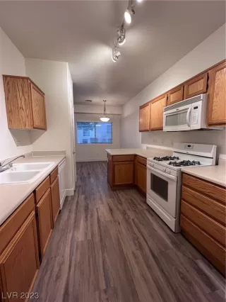 Photo #4: 2548936 Listing 