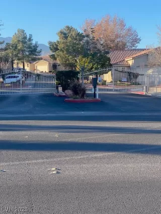 Photo #3: 2548983 Listing 