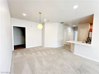 Photo #5: 2548989 Listing 