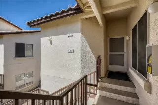 Photo #5: 2549000 Listing