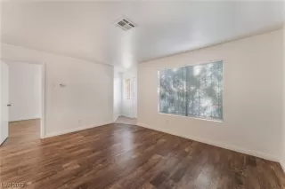 Photo #2: 2549024 Listing 