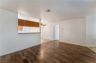 Photo #4: 2549024 Listing 