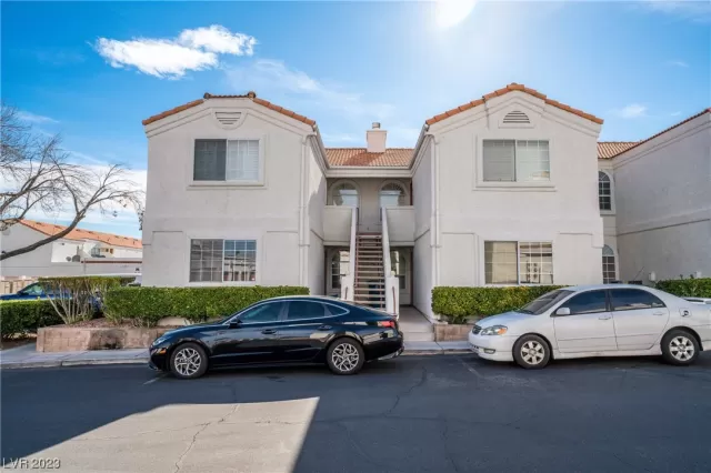 MLS: 2549047 Condo For Sale