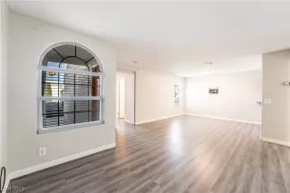 Photo #4: 2549047 Listing 