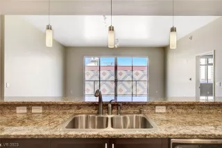 Photo #1: 2549069 Listing 