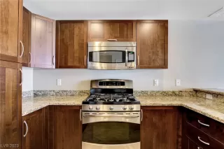 Photo #3: 2549069 Listing 