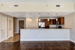 Photo #4: 2549069 Listing 