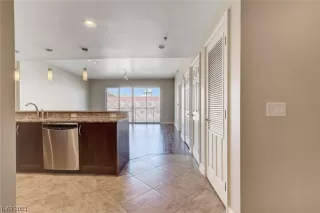 Photo #5: 2549069 Listing 