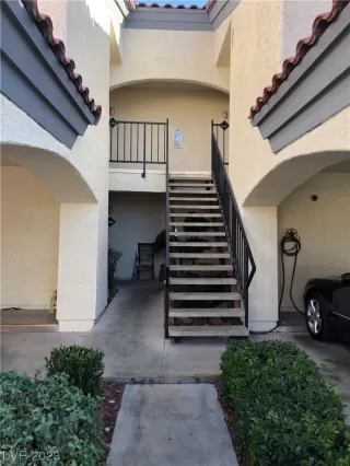 Photo #2: 2549105 Listing 