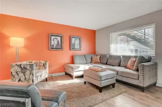 Photo #3: 2549126 Listing