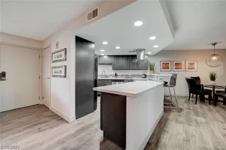 Photo #6: 2549126 Listing