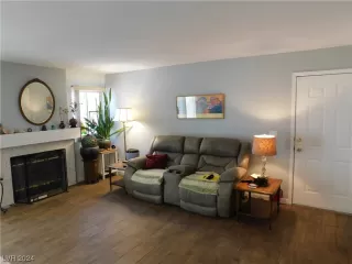 Photo #4: 2549128 Listing 