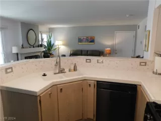 Photo #6: 2549128 Listing 