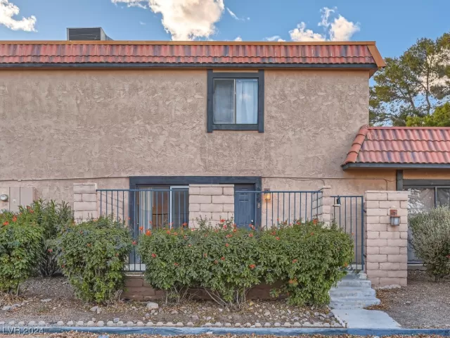 MLS: 2549148 Condo For Sale