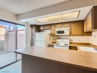 Photo #2: 2549148 Listing