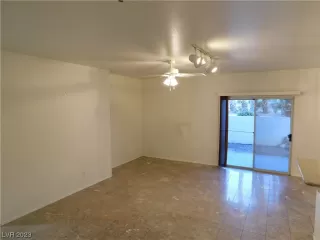 Photo #4: 2549192 Listing 