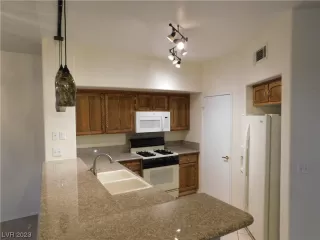 Photo #6: 2549192 Listing 