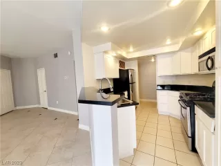 Photo #4: 2549235 Listing 