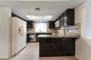 Photo #5: 2549263 Listing 