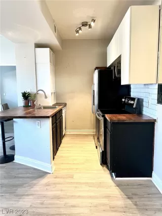 Photo #1: 2549270 Listing 