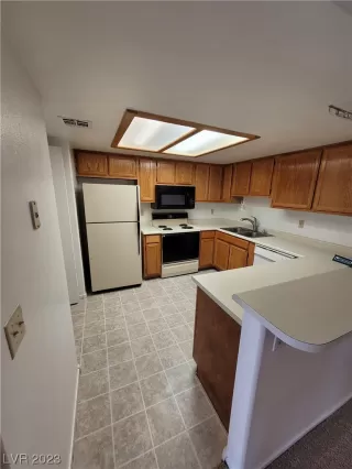 Photo #4: 2549283 Listing 