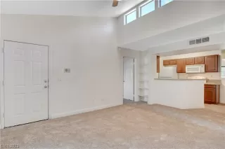 Photo #4: 2549300 Listing 