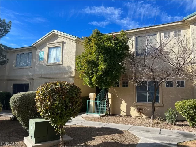 MLS: 2549359 Condo For Sale