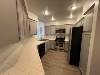 Photo #3: 2549359 Listing 