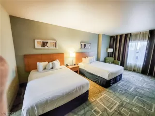 Photo #6: 2549360 Listing