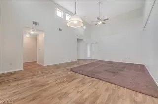 Photo #5: 2549377 Listing